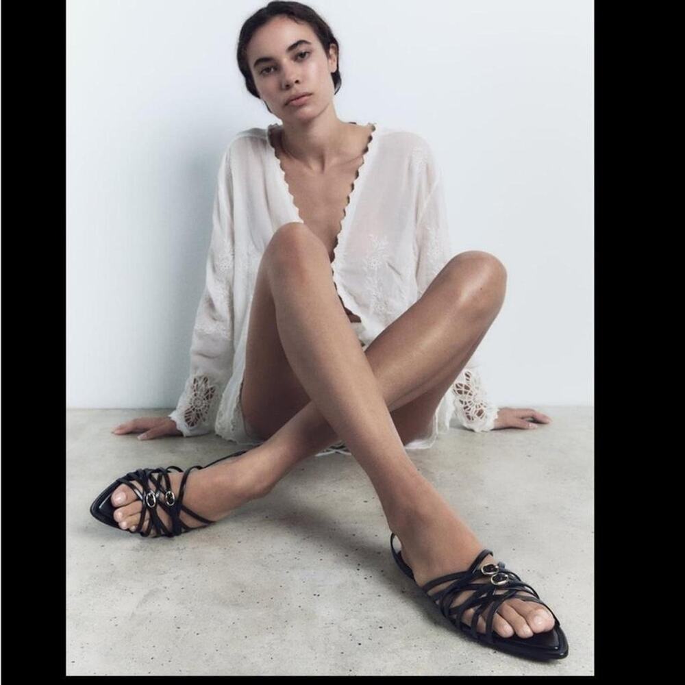 Flat sandals with thin crossed straps - Size 75 or 38 - Picture 6 of 8